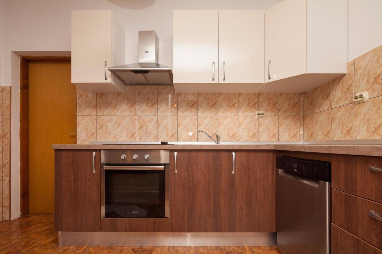 Spacious Apartment With Parking&Garden Marčana Zewnętrze zdjęcie
