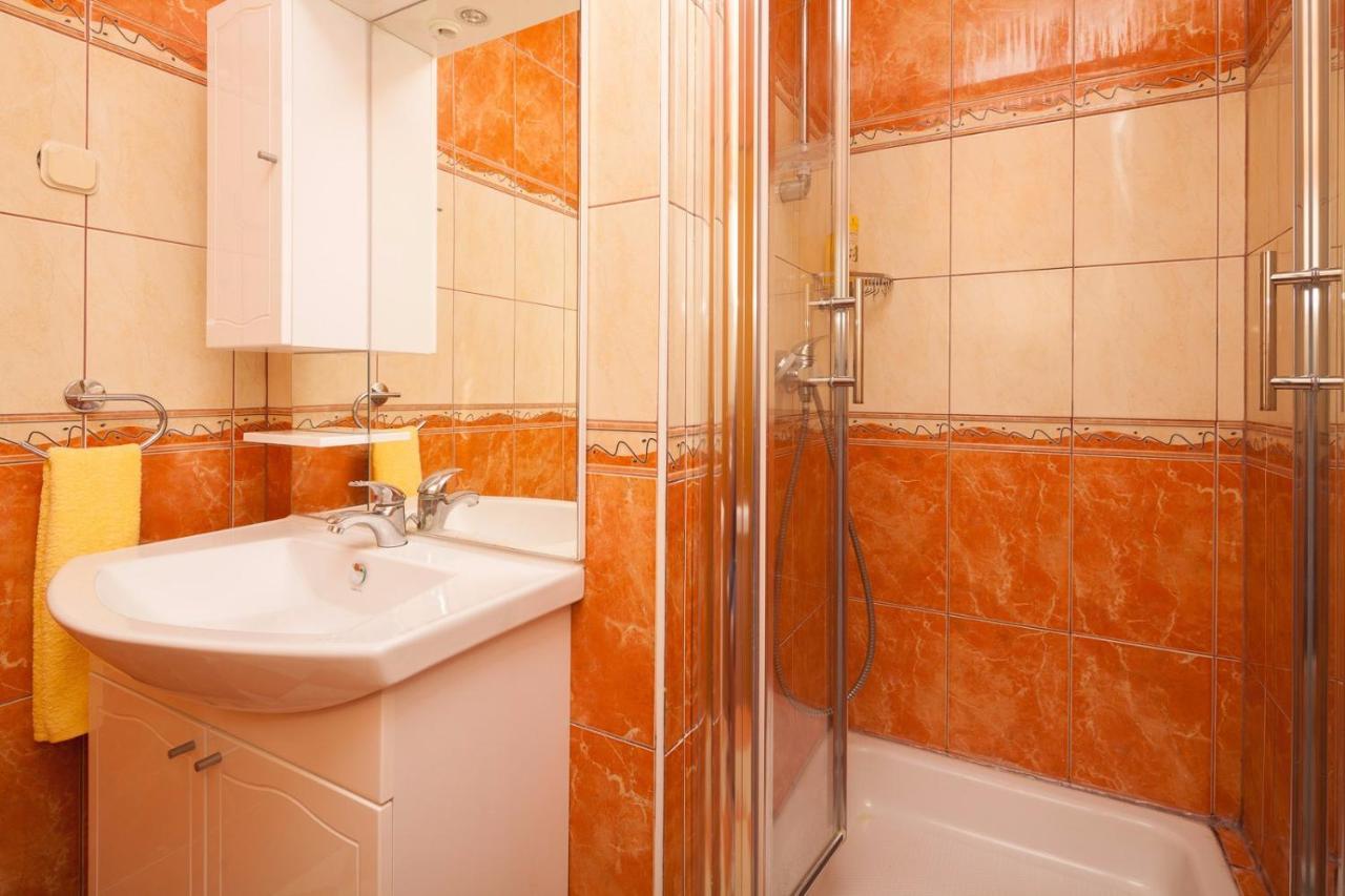 Spacious Apartment With Parking&Garden Marčana Zewnętrze zdjęcie