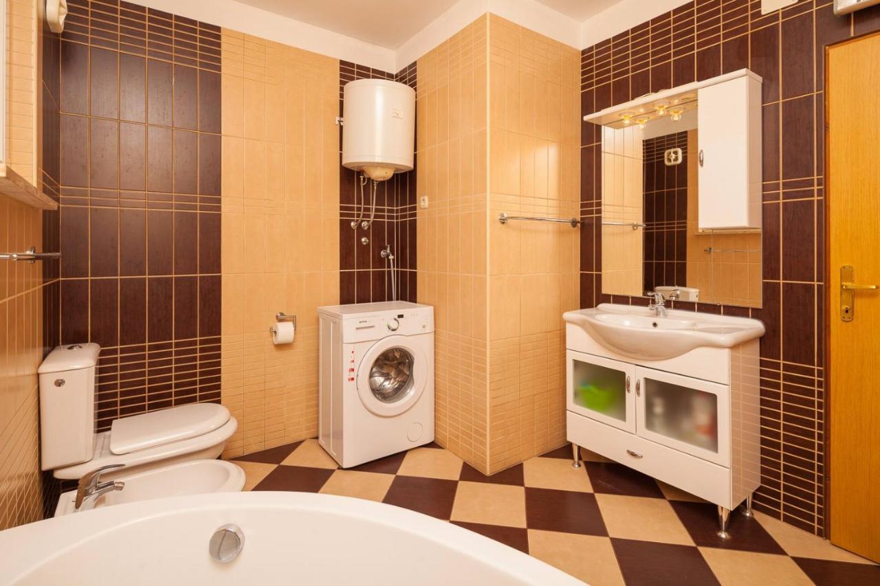 Spacious Apartment With Parking&Garden Marčana Zewnętrze zdjęcie